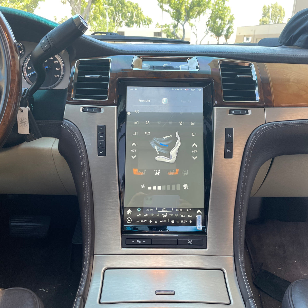 [ NEW ] 13.6" Android 13 VERTICAL SCREEN Navigation Radio for Cadillac Escalade 2007 - 2014 | Phoenix Automotive