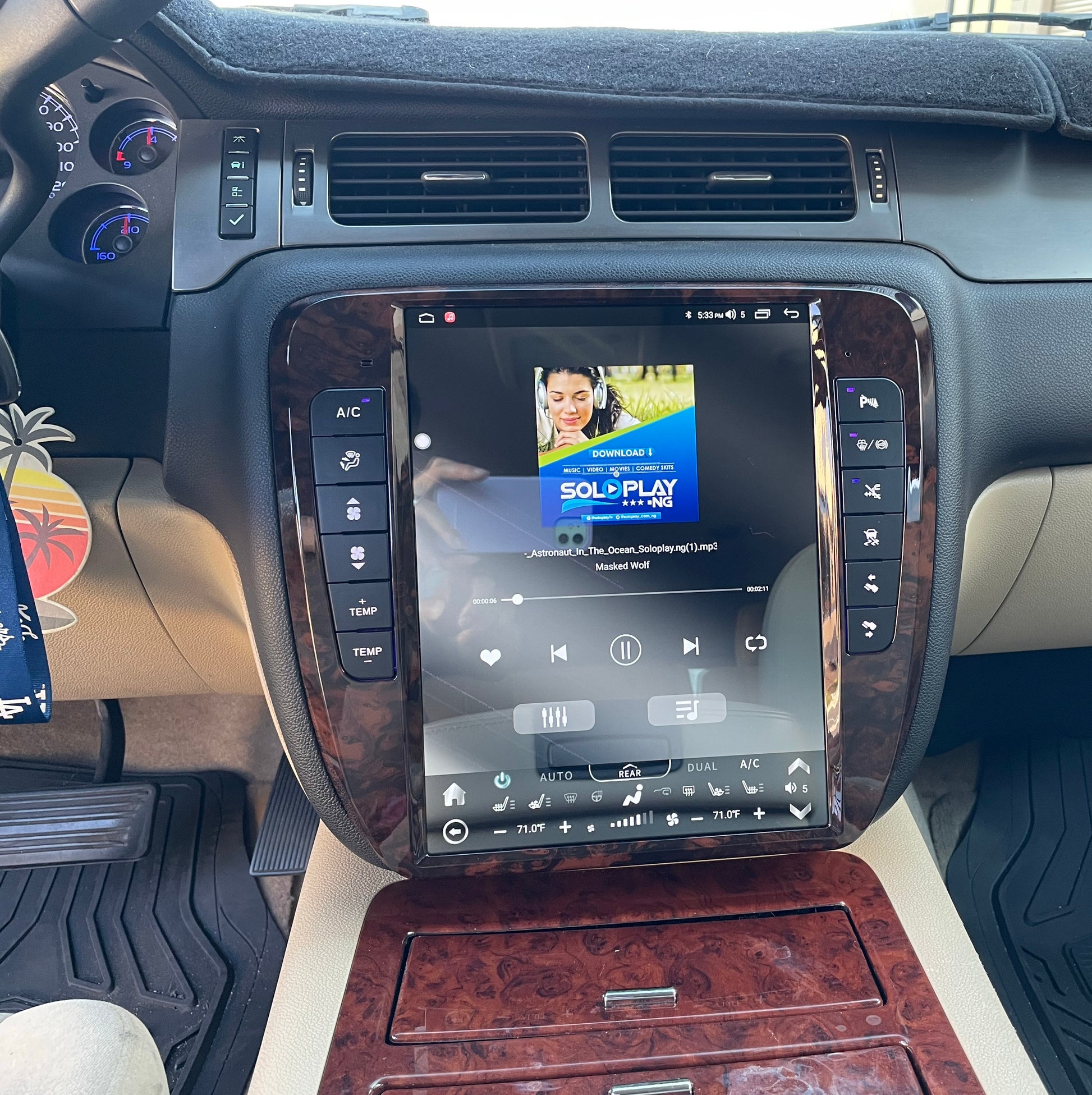 [NEW] 13" Android 13 Navigation Radio for Chevrolet Silverado Tahoe Suburban GMC Yukon Sierra Avalanche 2007 - 2014 In-Dash audio/video players head unit stereo online Phoenix Automotive Android Radio Tesla-style T-style XL Large screen Vertical screen big screen Linkswell inc x knob joying Aucar auto AutoTecPro Navigation Systems Rhino dasaita American muscle nifty city merge screens seicane car radio